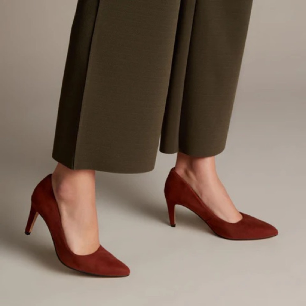 Clark’s ‘Laina Rae’ Chestnut Suede Pumps